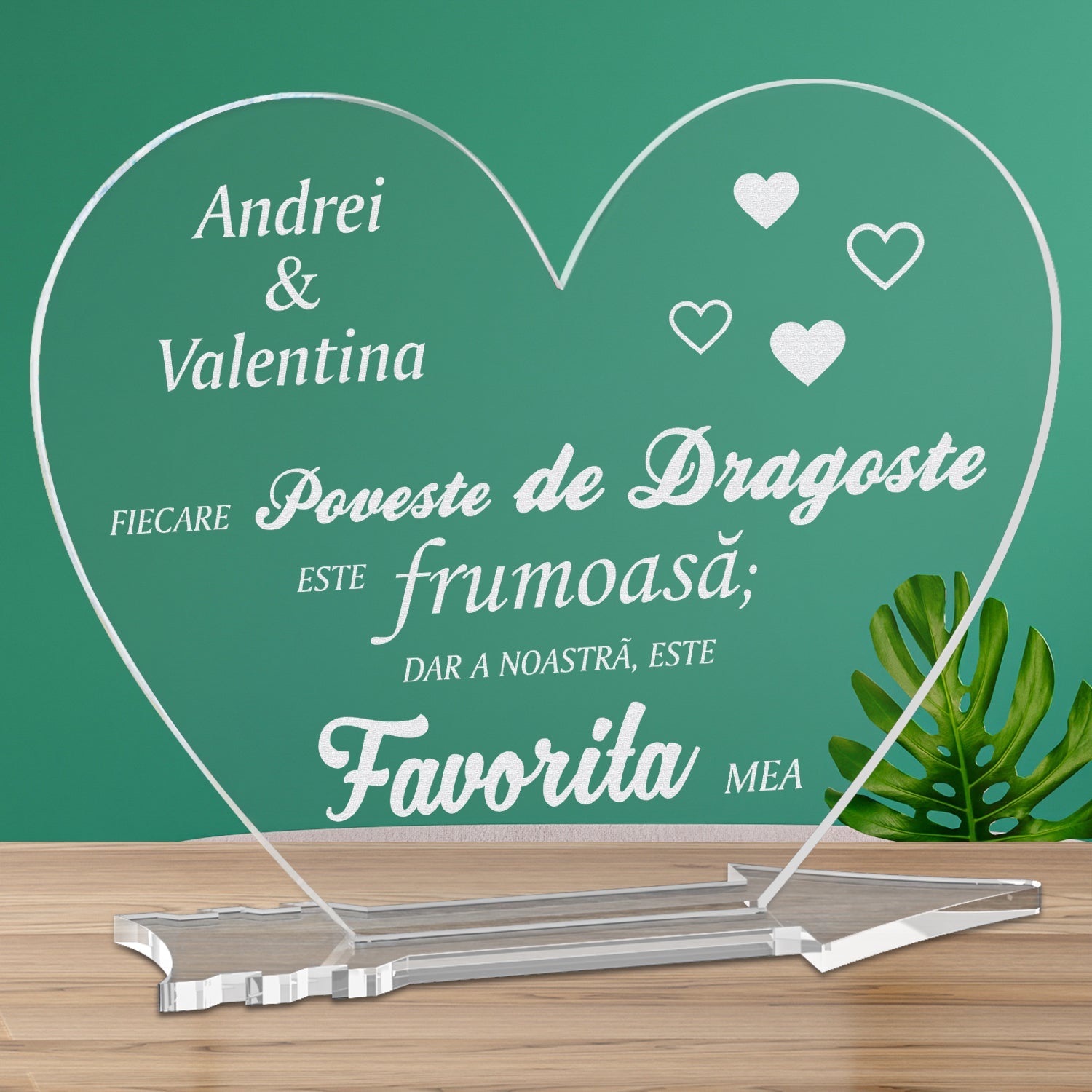 Cadou personalizat placheta plexiglas inima - Povestea de dragoste favorita